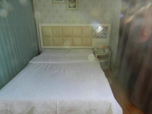 Ухань: Wuhan Feitai Business Hotel