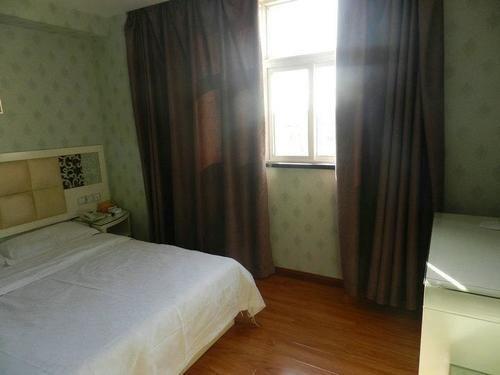 Ухань: Wuhan Feitai Business Hotel