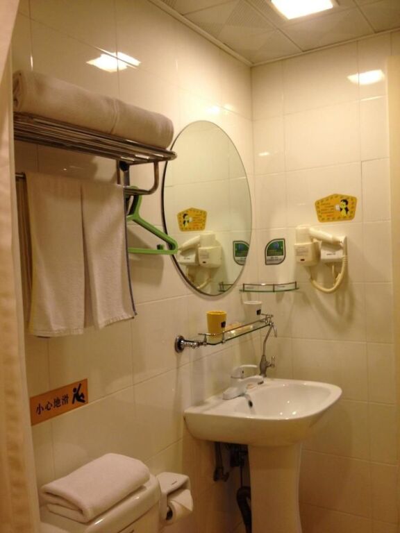 Цзинин: Jining Home Inn Ji'ning Taibailou Middle Road