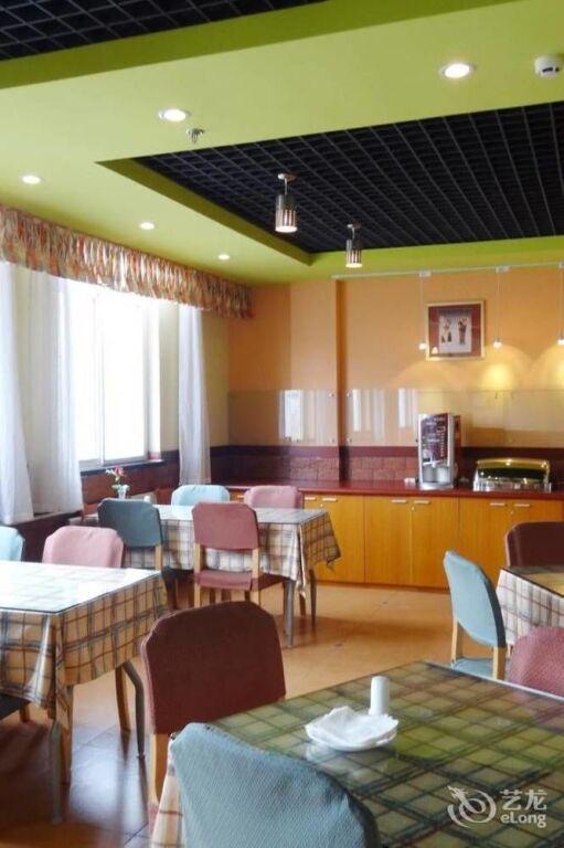Жичжао: Home Inn Rizhao Railway Station