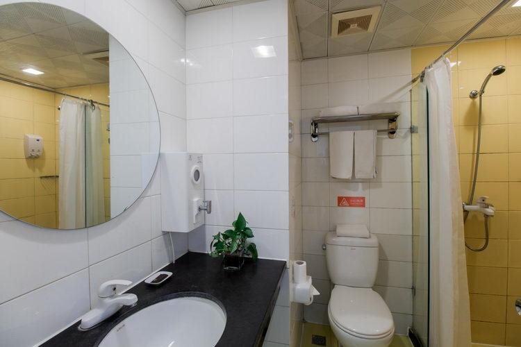 Жичжао: Home Inn Rizhao Railway Station