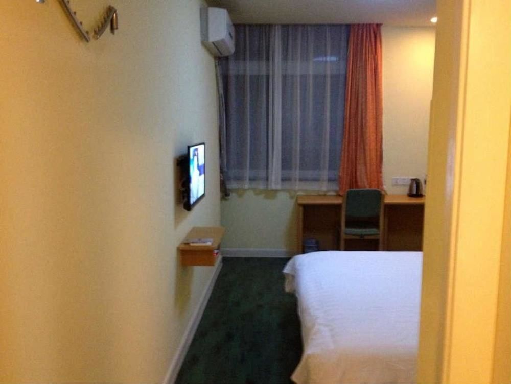 Уху: Home Inn Hotel