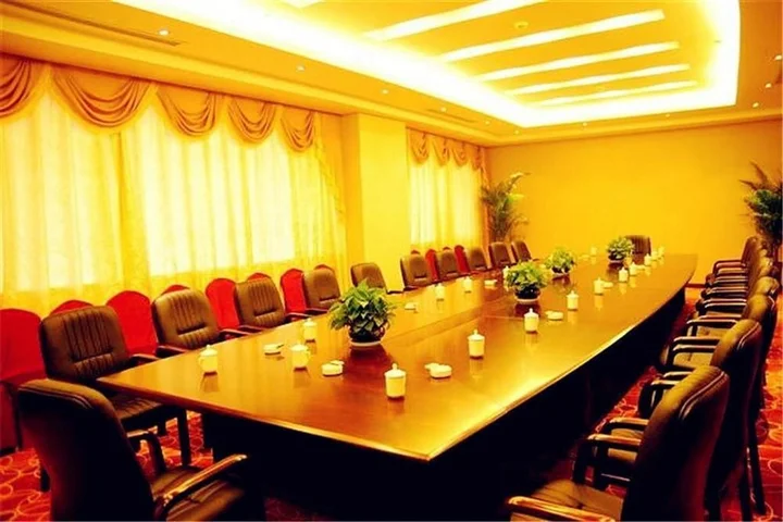 Синьсян: Fengsheng Zhongzhou Business Hotel