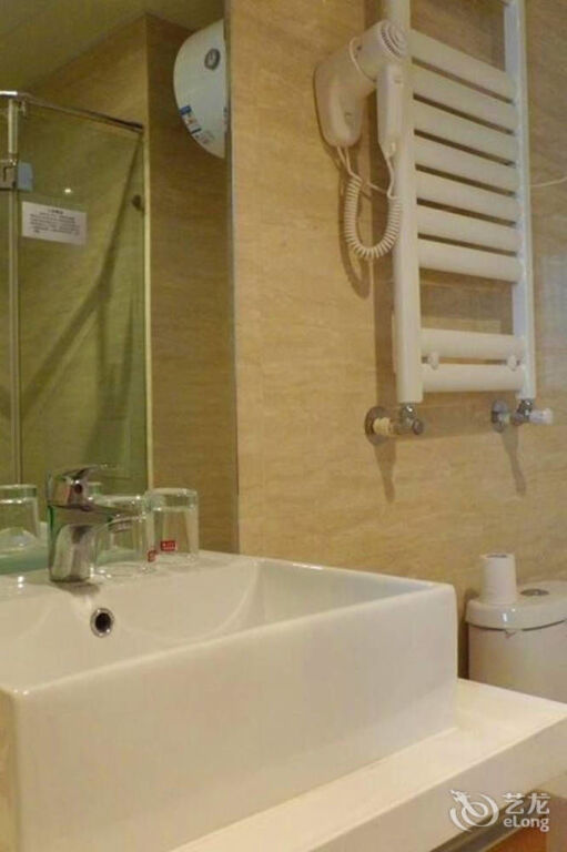 Чжэнчжоу: Zhenzhou Lantian Business Hotel