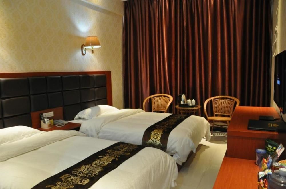 Яньань: Yichuan Longsheng Business Hotel