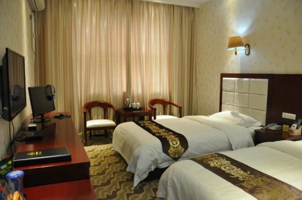 Яньань: Yichuan Longsheng Business Hotel