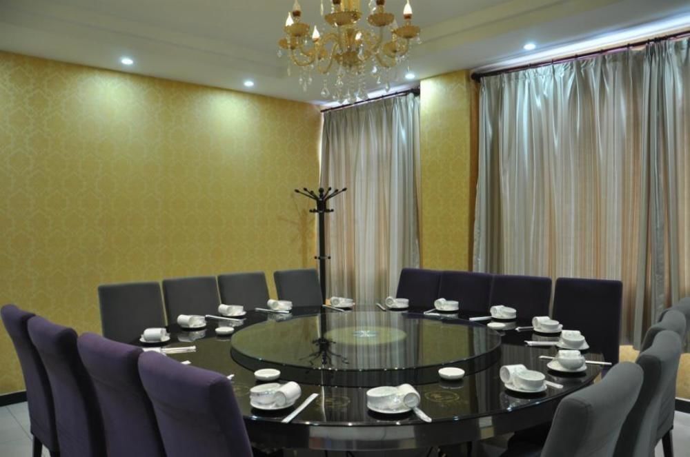 Яньань: Yichuan Longsheng Business Hotel