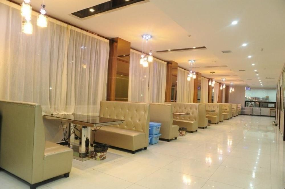 Яньань: Yichuan Longsheng Business Hotel