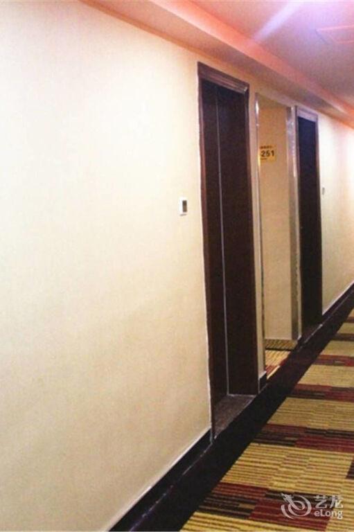 Цзинань: Junqiang Shangwu Hotel