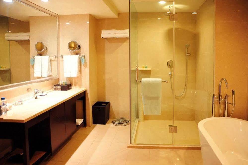 Таншань: Phoenix Business Hotel