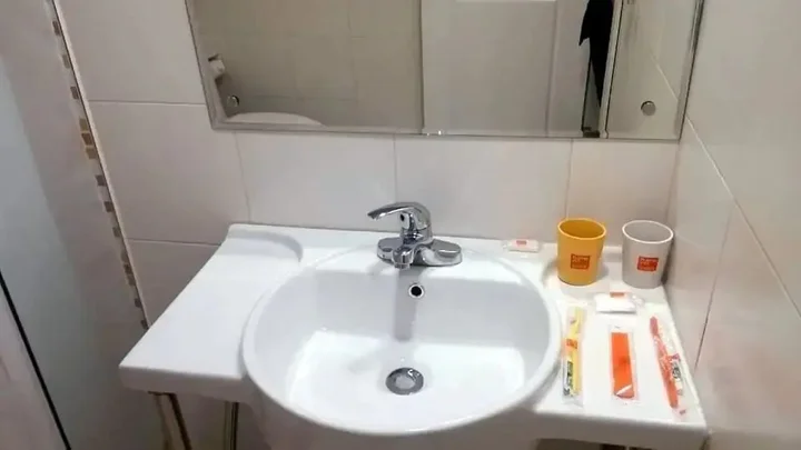 Гуангхан: Home Inns