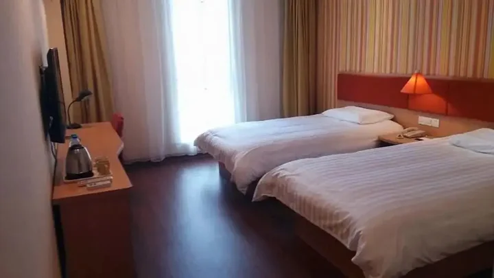 Гуангхан: Home Inns