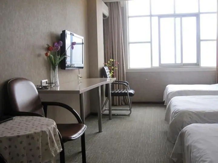 Ухань: Jiuzhou Business Hotel