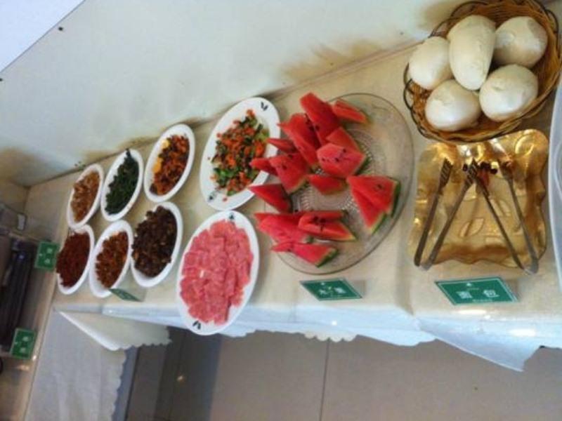 Цзинин: Greentree Inn Jining Railway Station Hotel
