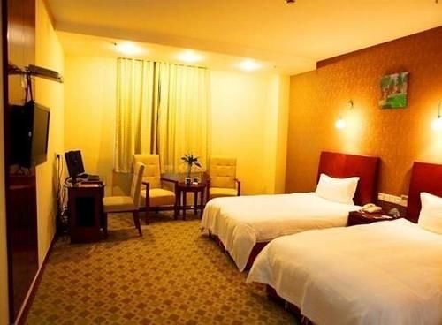 Цзинин: Greentree Inn Jining Railway Station Hotel