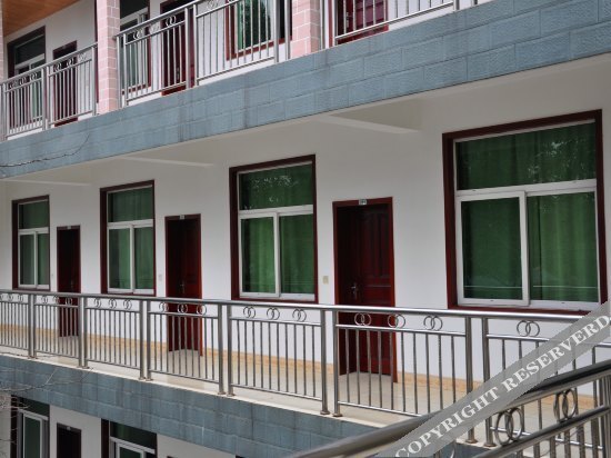 Чэнду: Qingchengshan Yinzhuyuan Inn