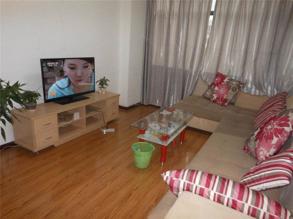 Куньмин: Jiujiu Happy Apartment