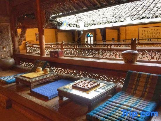 Хуаншань: Pig's Inn (Yi County Bishan)