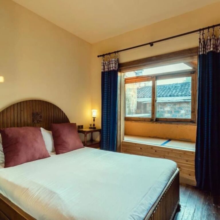 Хуаншань: Pig's Inn (Yi County Bishan)