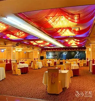 Тайюань: Sanjin International