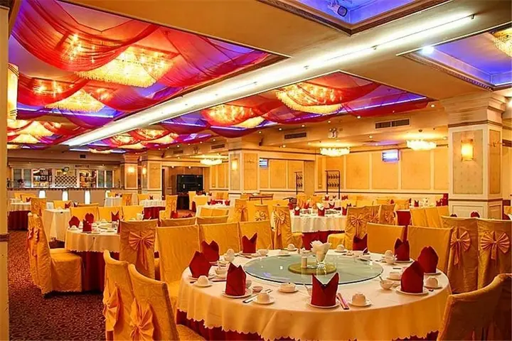 Тайюань: Sanjin International