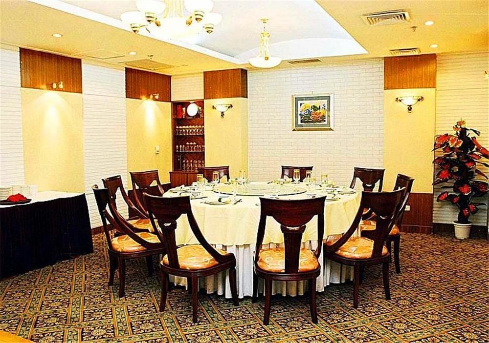Тайюань: Sanjin International
