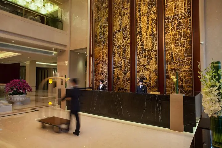Classical Plaza Hotel — фото 2