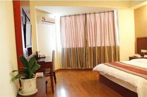 Хуайань: Super 8 Hotel Huai An Central Bus Station