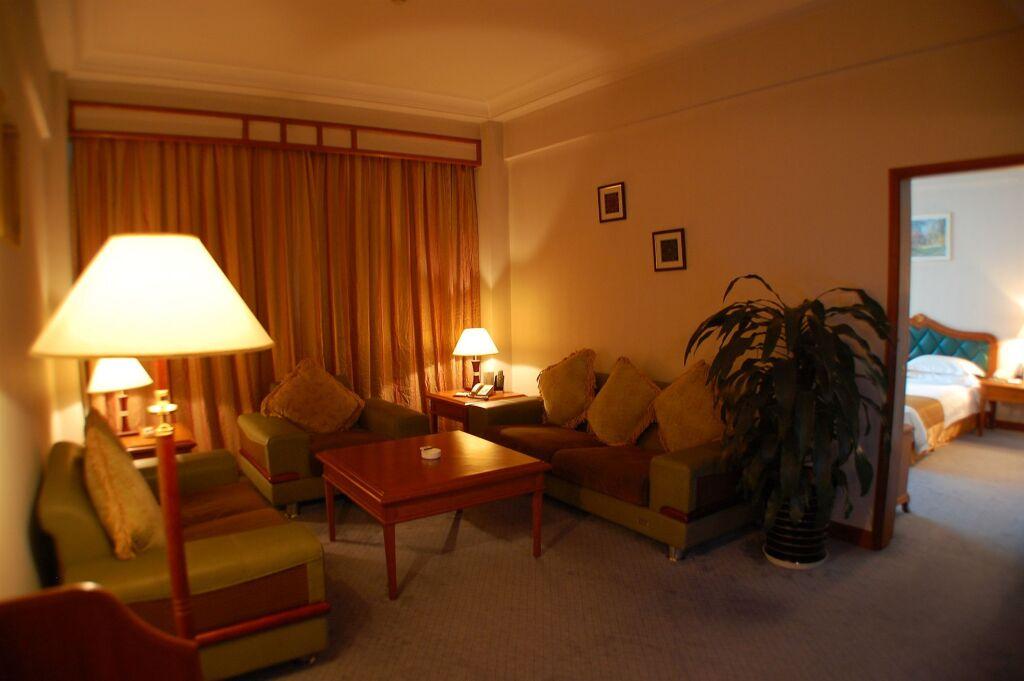 Наньнин: Mingyuan Xindu Hotel