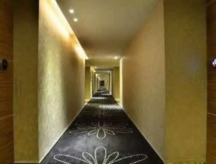 Фошань: Yilai Hotel (Foshan Dali Fengchi aluminum market store)
