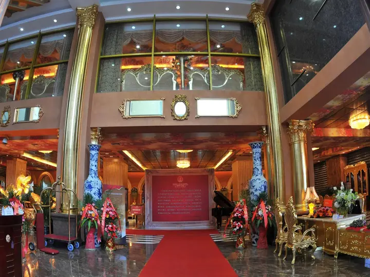 Наньнин: Nanning Dibai 7 Star Hotel