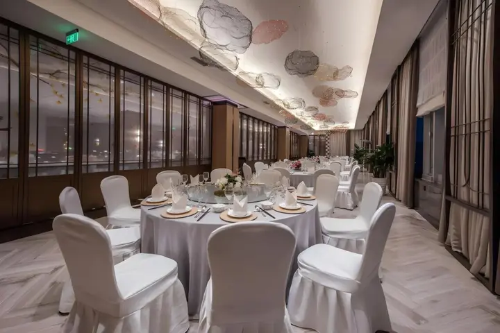 Чэнду: Rainbird International Hotel
