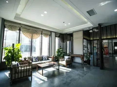 Чаншу: Luyi Resort Hotel
