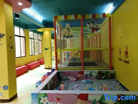 Хойчжоу: New Taoyuan Mountain Village