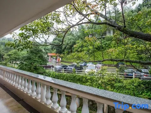 Хойчжоу: New Taoyuan Mountain Village