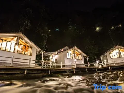 Хойчжоу: New Taoyuan Mountain Village