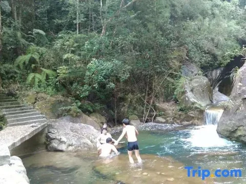Хойчжоу: New Taoyuan Mountain Village