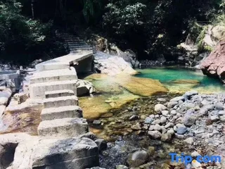 Хойчжоу: New Taoyuan Mountain Village