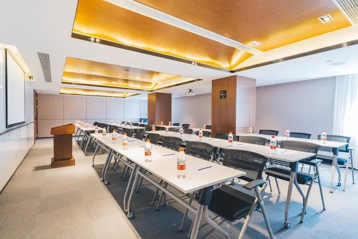Цзинин: Atour Hotel Taibai Road Jining