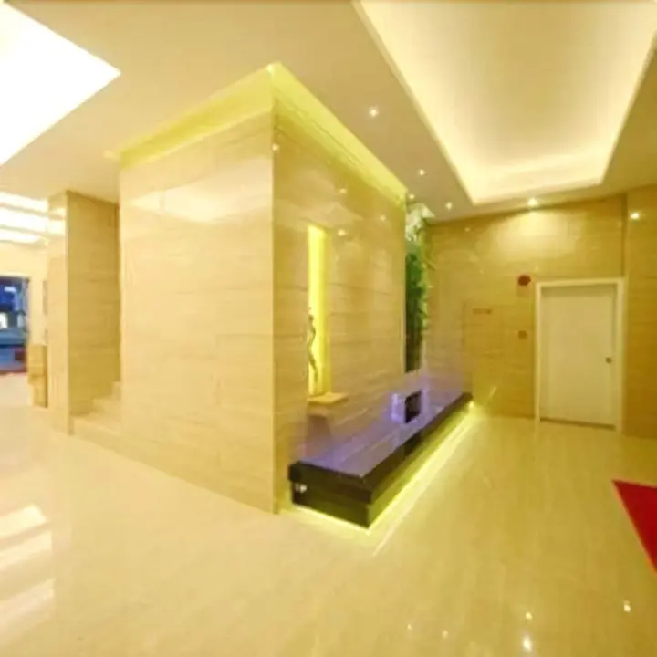 Джиангме: Milan Hotel