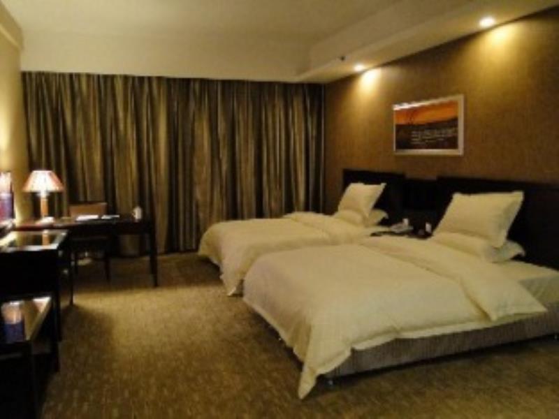 Цзинань: Huanlian Lucaihuang Business