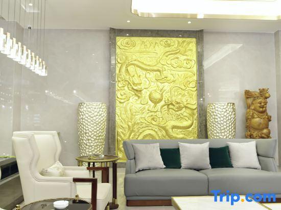 Эчжоу: Huanggang New Beacon Waiden Hotel