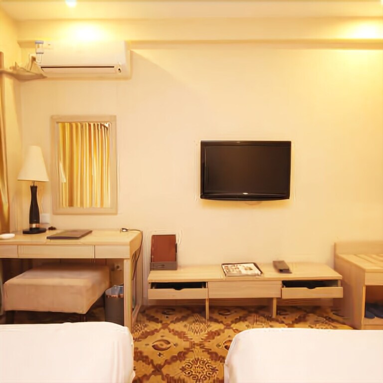 Телин: Jinfeng Huayuan Hotel (Tieling County Shuimu)