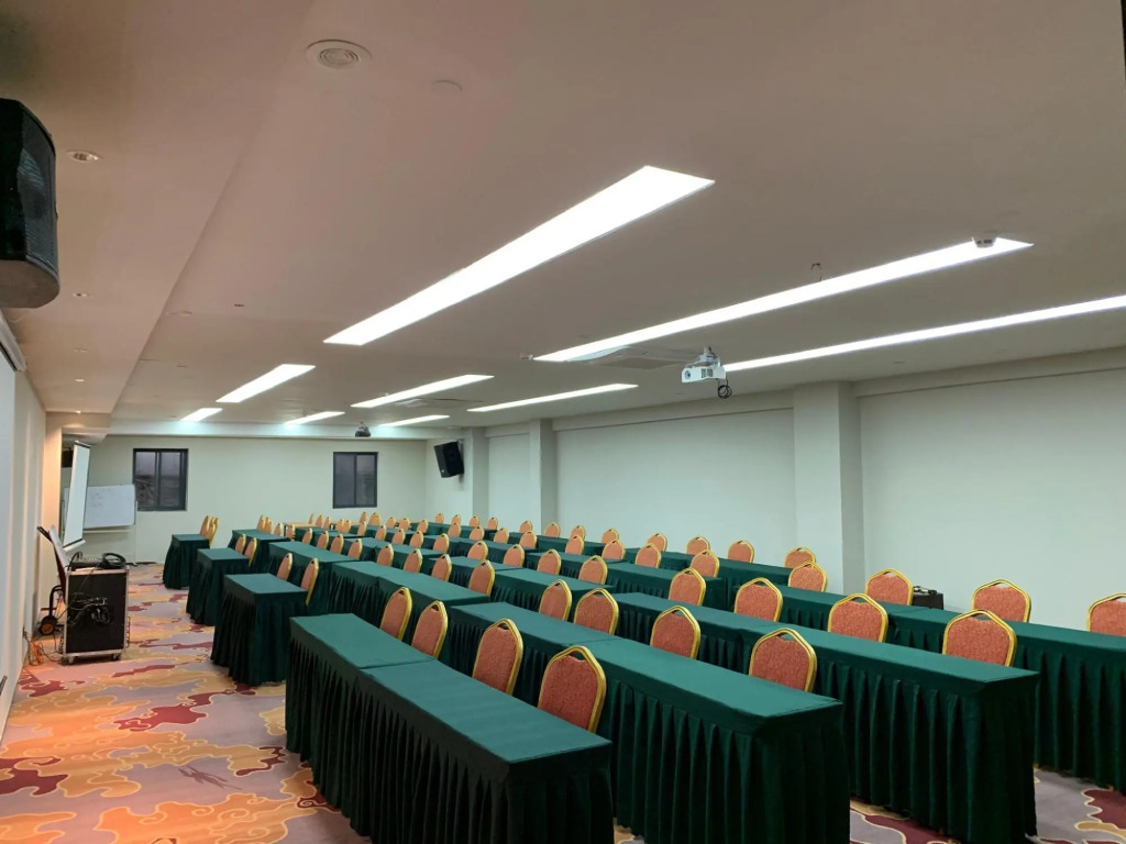 Ухань: HanTing Hotel (Wuhan Wuchang Railway Station Qiyimen)