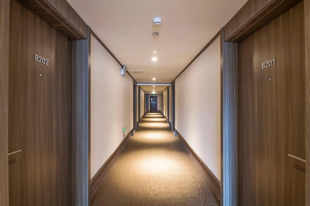 Ухань: HanTing Hotel (Wuhan Wuchang Railway Station Qiyimen)