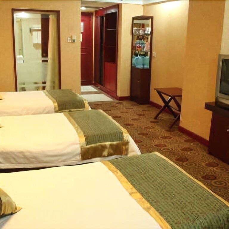 Ичунь: Qinglong Hotel Yichun