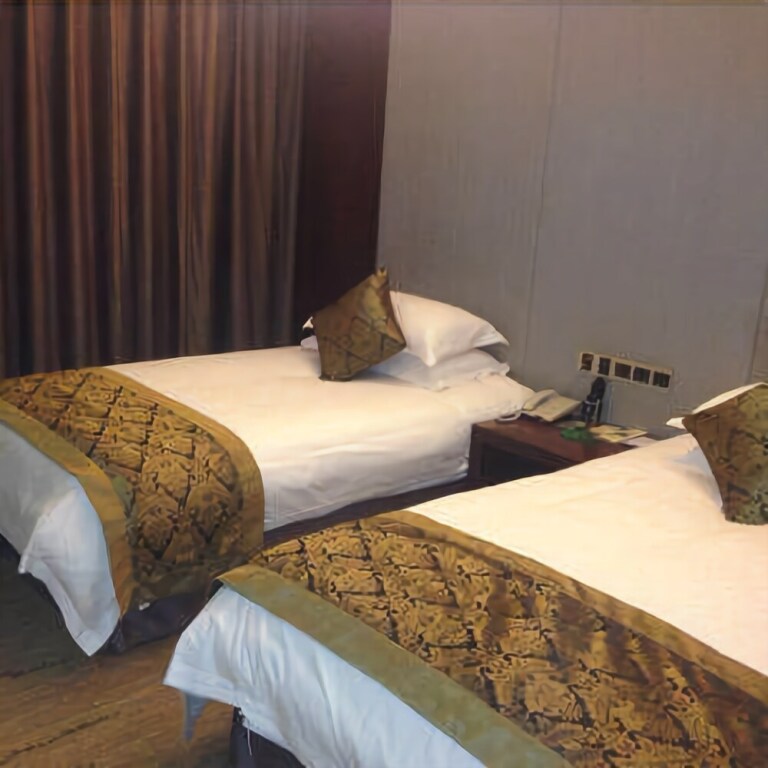 Ичунь: Qinglong Hotel Yichun