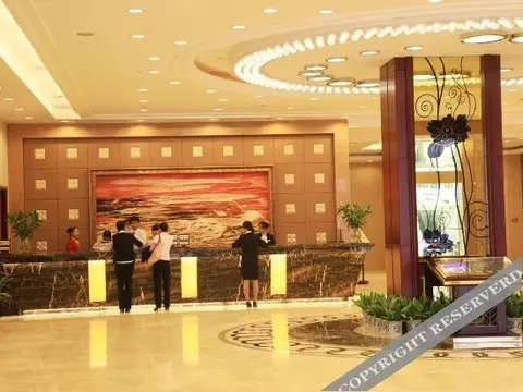 Йиян: 益阳银城华天大酒店