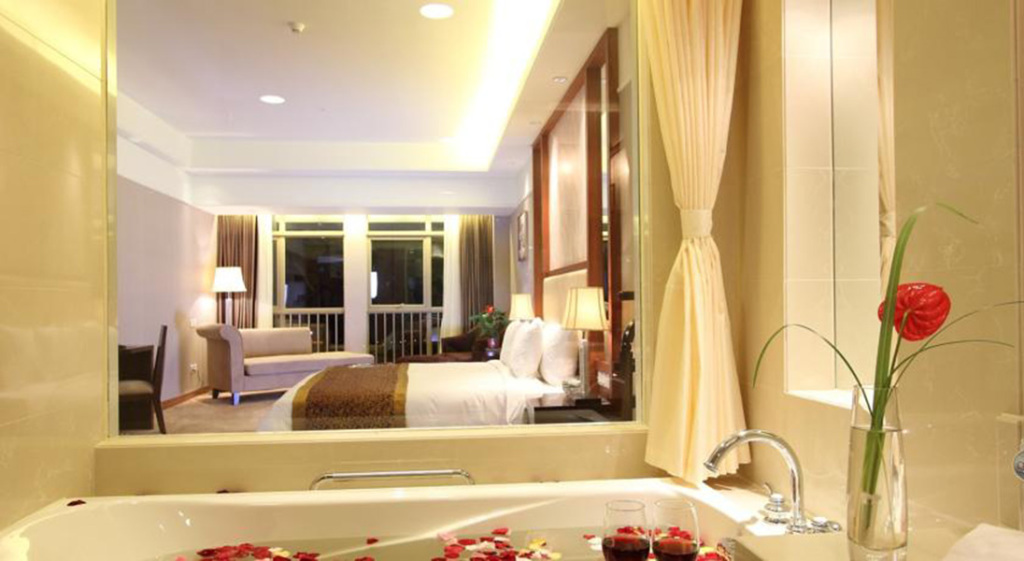 Дали: Best Western Charming City Hotel