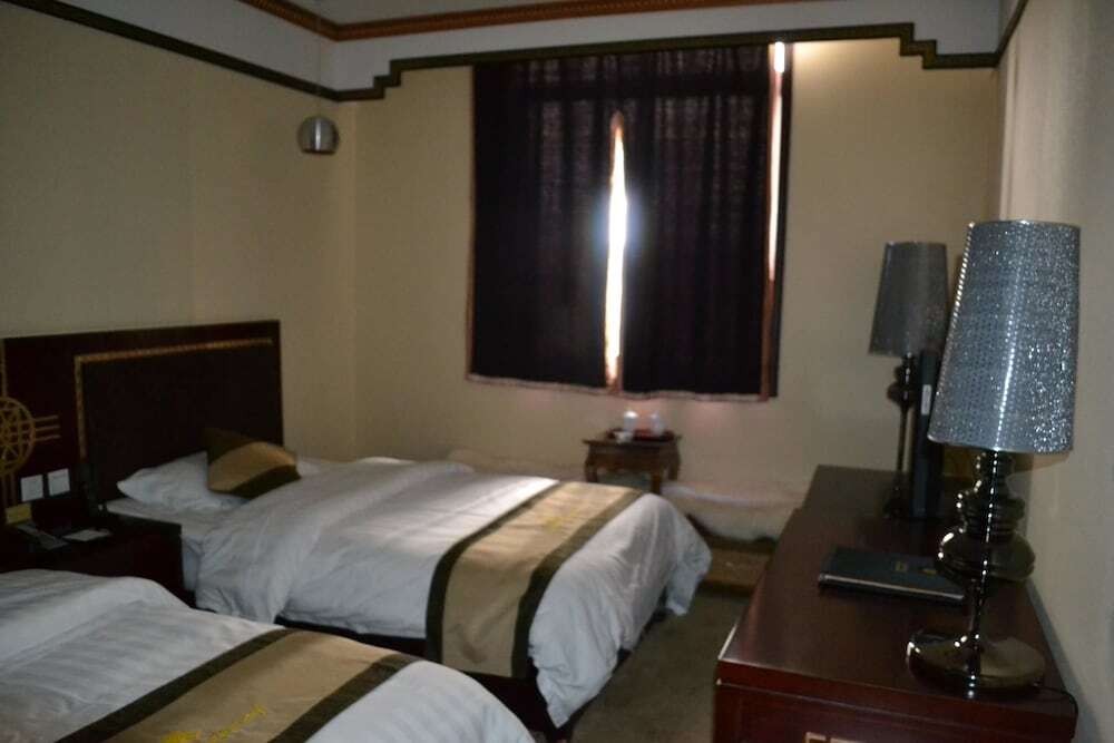 Шангри-Ла: Zhaxidele Hotel